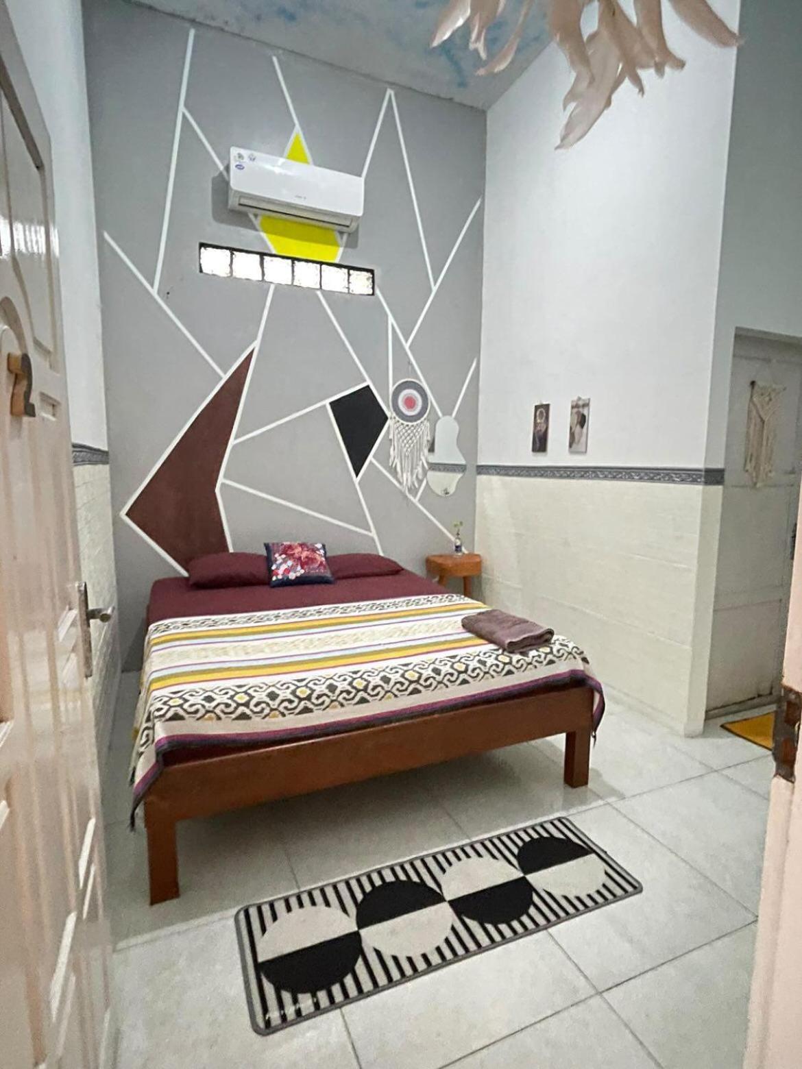 Loyal Friend Hostel كاريمونجاوا المظهر الخارجي الصورة