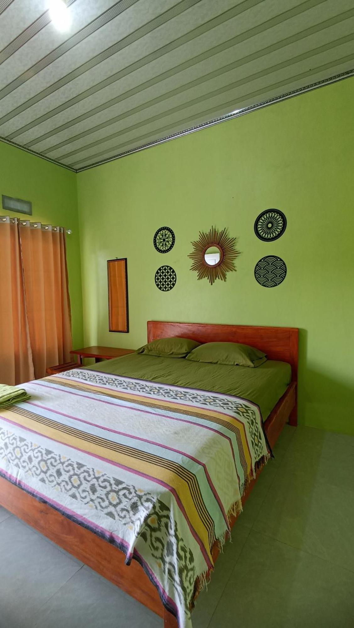 Loyal Friend Hostel كاريمونجاوا المظهر الخارجي الصورة