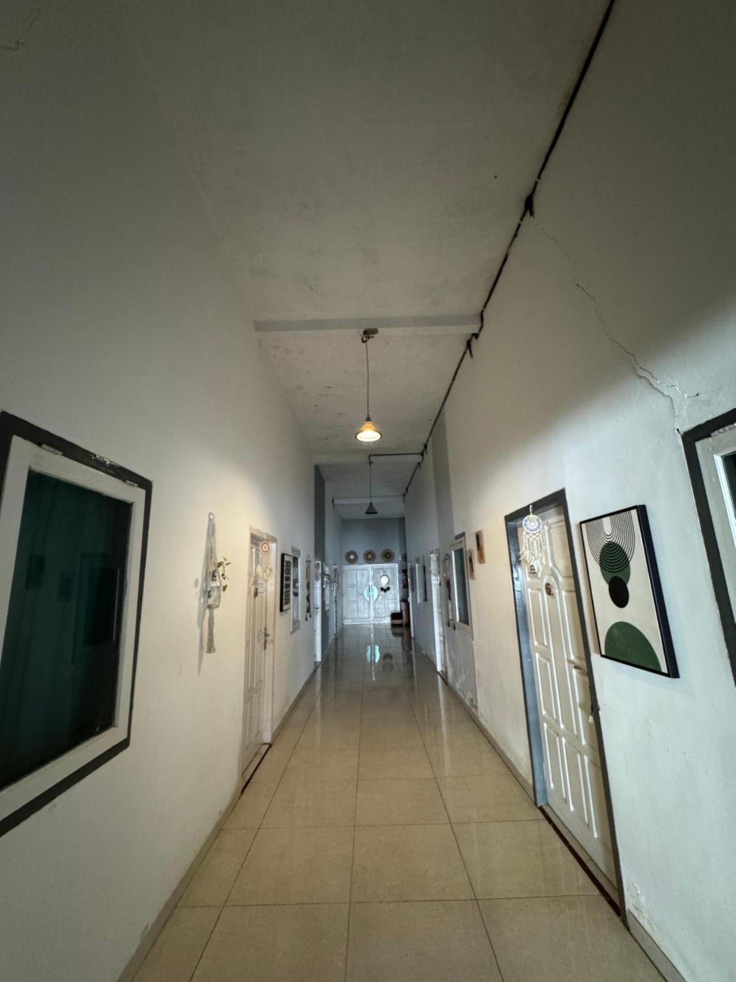 Loyal Friend Hostel كاريمونجاوا المظهر الخارجي الصورة