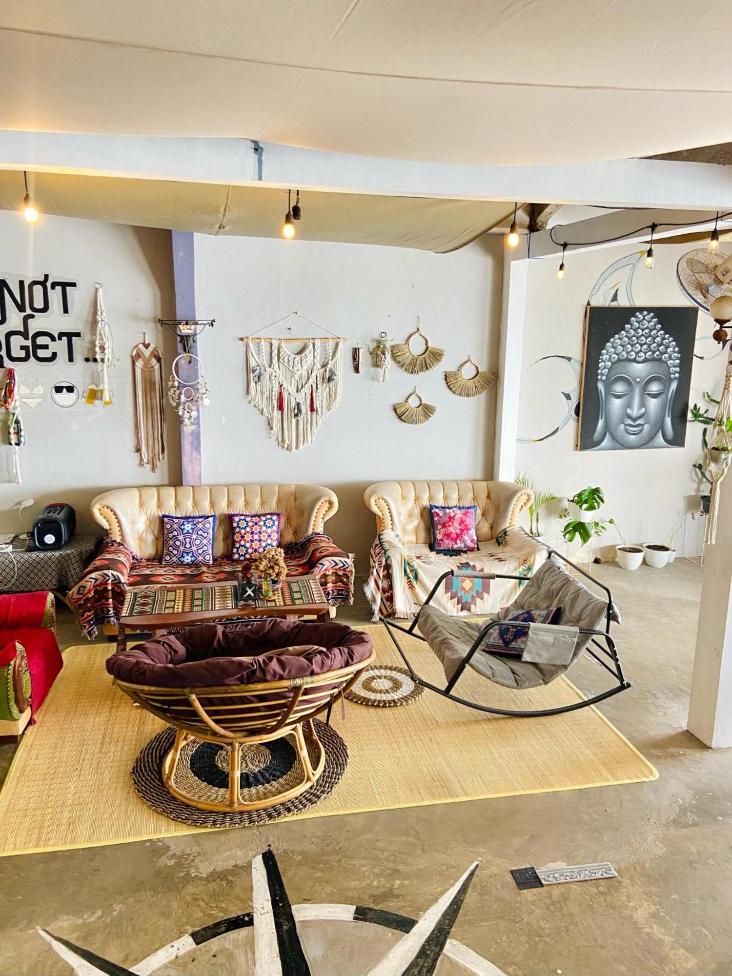 Loyal Friend Hostel كاريمونجاوا المظهر الخارجي الصورة